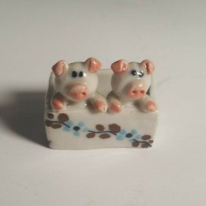 Ceramic White Pink Pigs In Planter Trough Mini Figuine 1" x 1" x 0.5" Dollhouse
